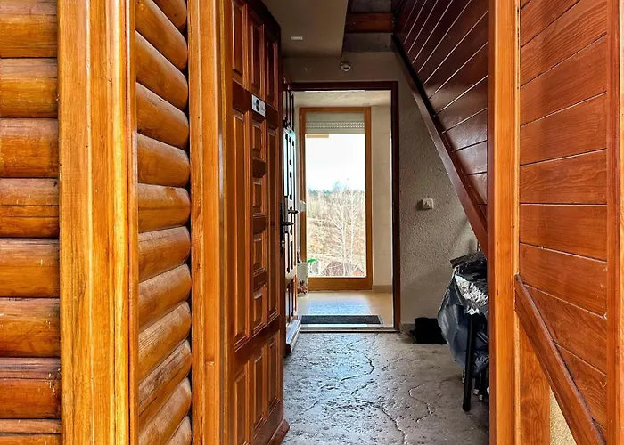 Апартаменты Sneznik - Naselje Zova