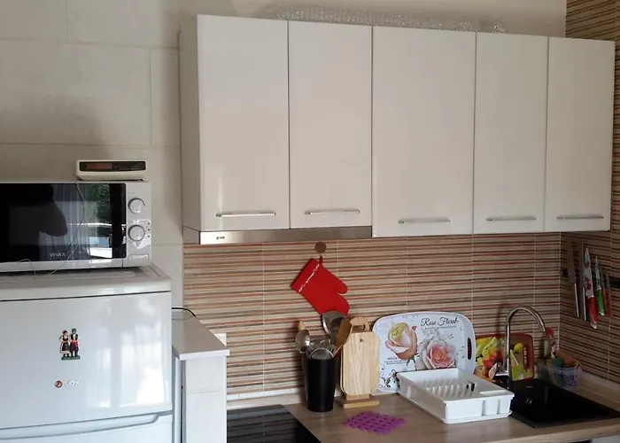 Апартаменты Sneznik - Naselje Zova