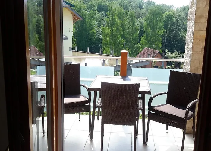 Апартаменты Sneznik - Naselje Zova