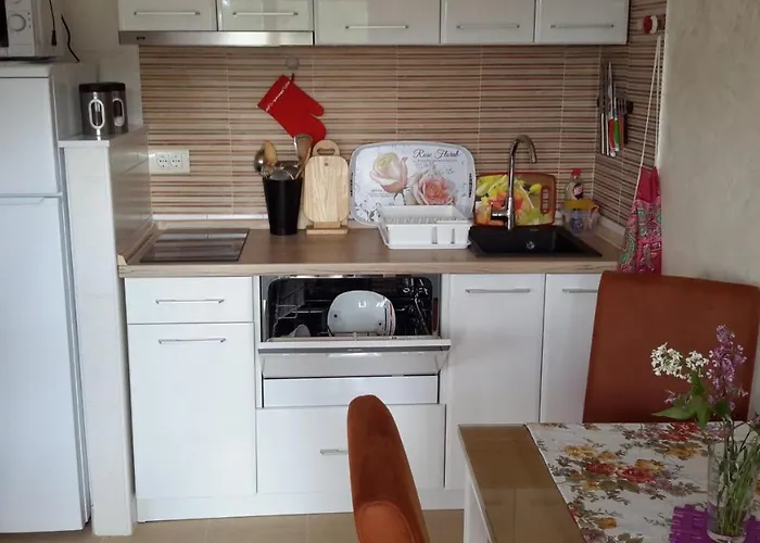 Апартаменты Sneznik - Naselje Zova *