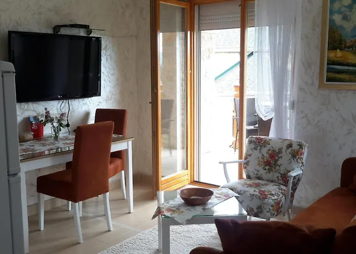 Sneznik - Naselje Zova *